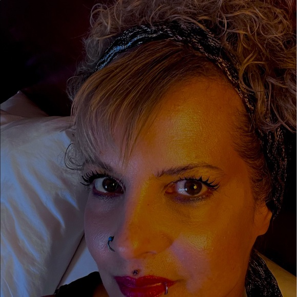 Meet your Posher, Tereasa - Picture 2 of 2